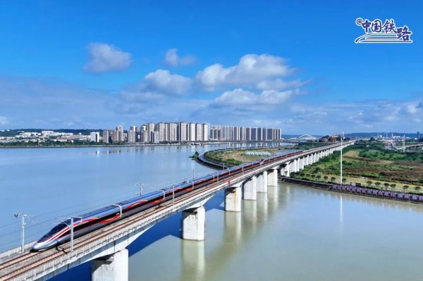 配资炒股网站选择配资 10月3日全国铁路预计发送旅客1825万人次