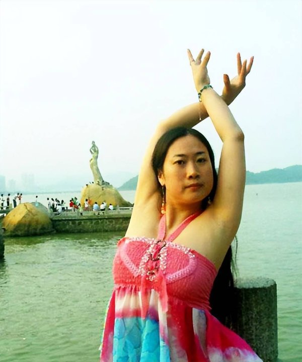 沈阳配资平台 从全网嘲讽到身家过亿，48岁芙蓉姐姐的半生：情伤、重病与和解